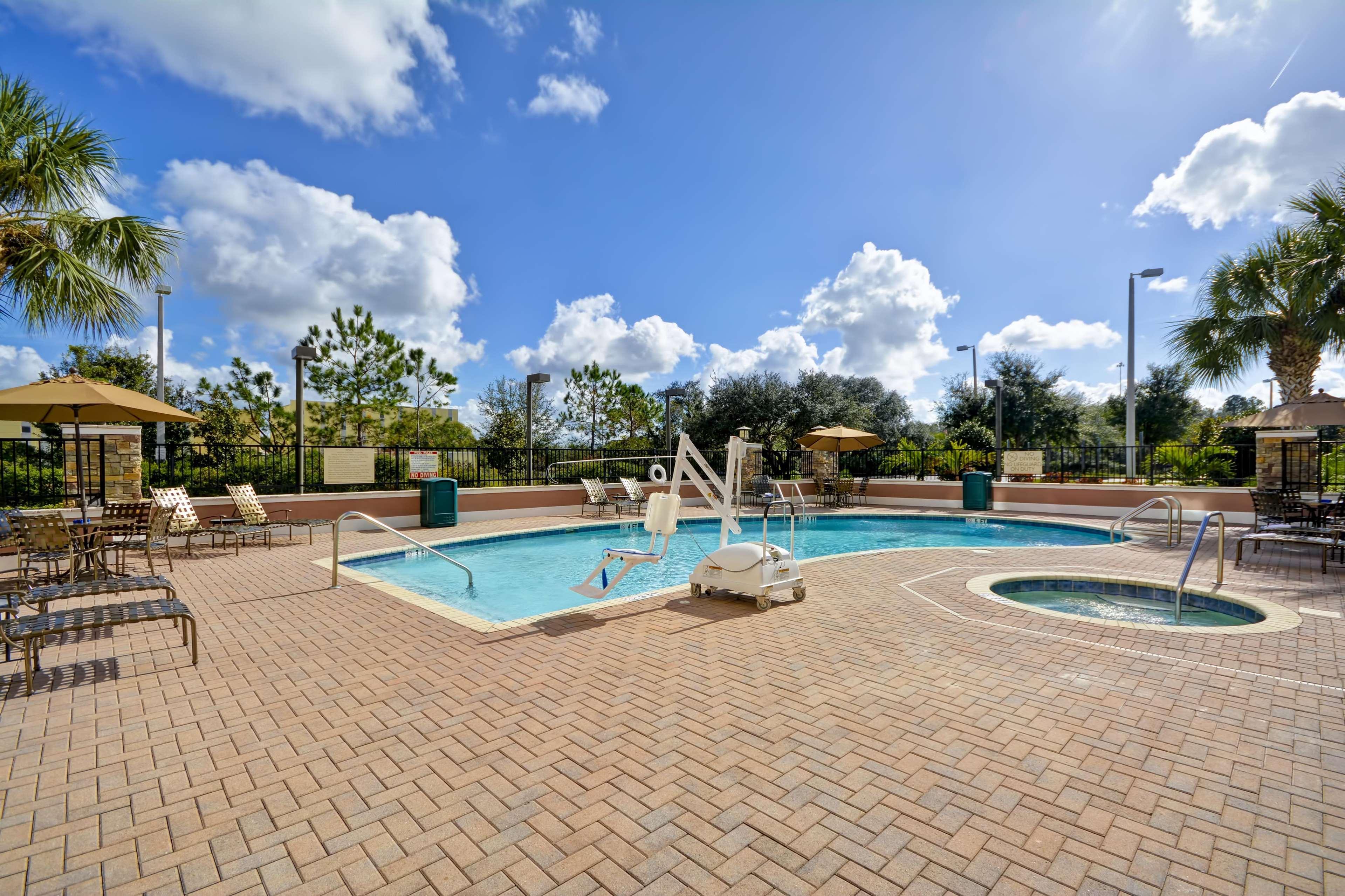 Hilton Garden Inn Tampa Riverview Brandon Exterior photo